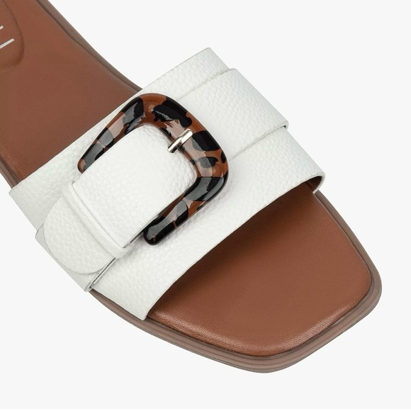 🍉 NWT • Women’s Vegan “Leather” Buckle Sandals • W7 - Picture 2 of 11